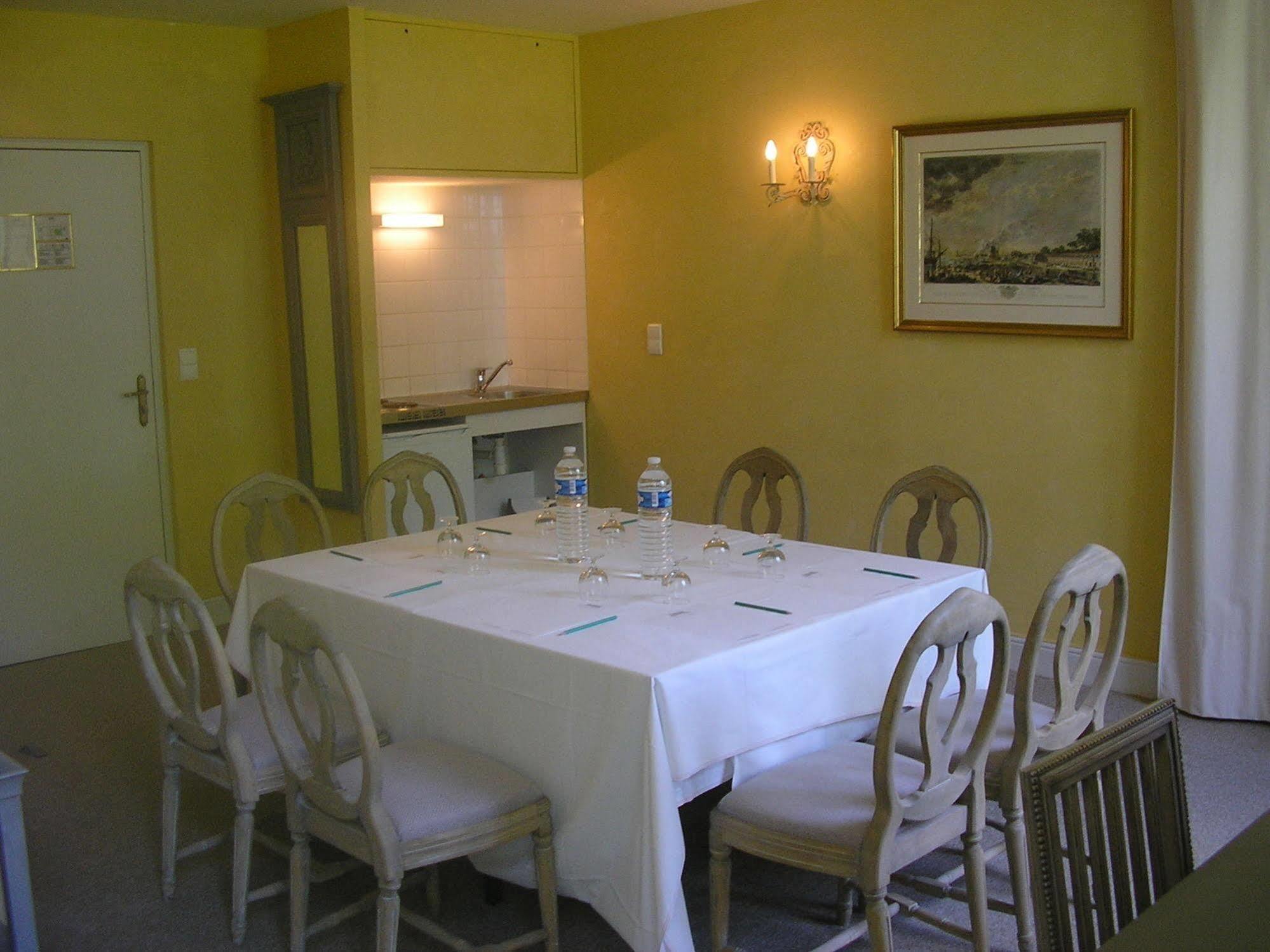 Chateau De Lazenay - Residence Hoteliere Bourges Zewnętrze zdjęcie